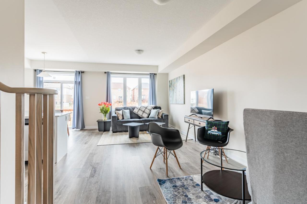 Luxury Townhouse Close To Fairview Casino In Niagara Falls Villa Bagian luar foto