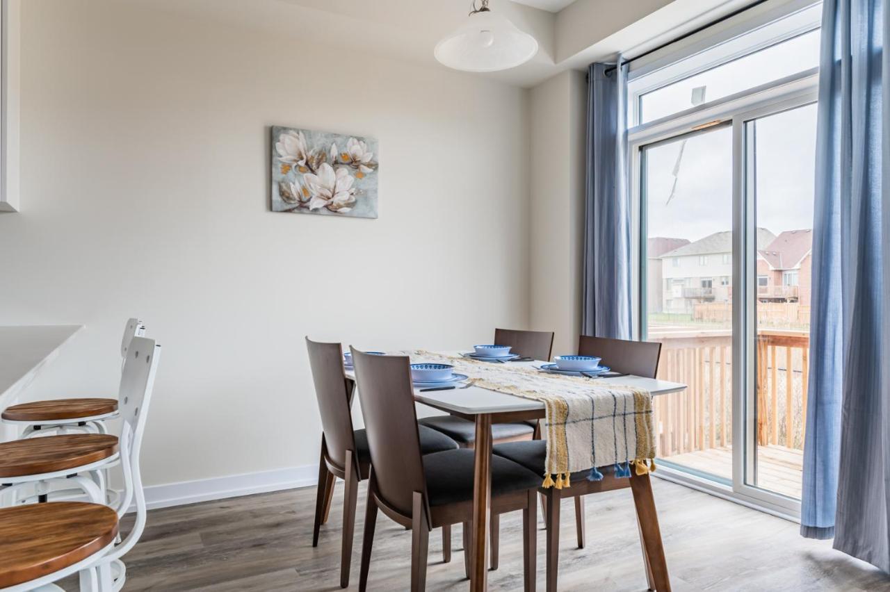 Luxury Townhouse Close To Fairview Casino In Niagara Falls Villa Bagian luar foto