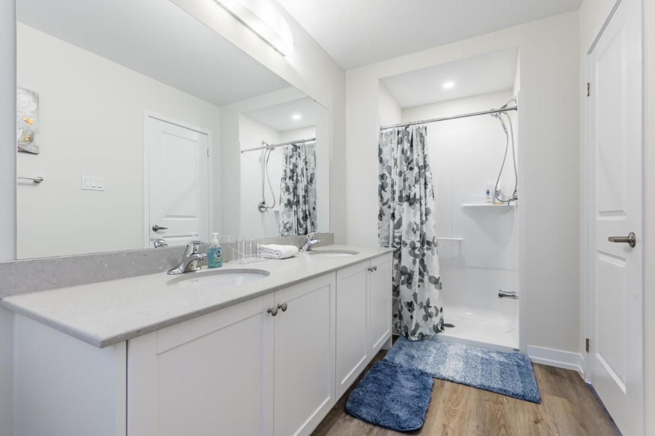 Luxury Townhouse Close To Fairview Casino In Niagara Falls Villa Bagian luar foto