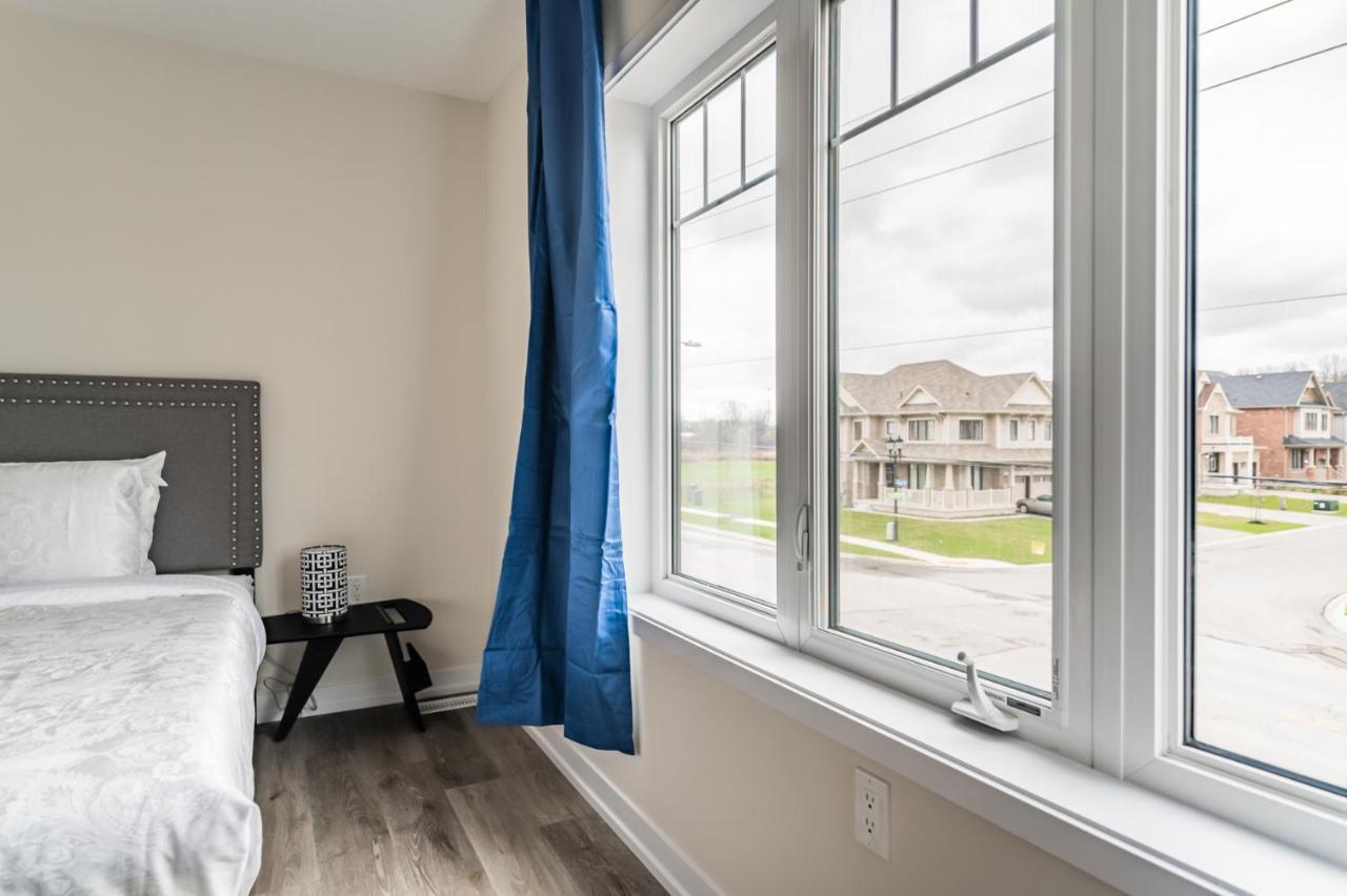 Luxury Townhouse Close To Fairview Casino In Niagara Falls Villa Bagian luar foto