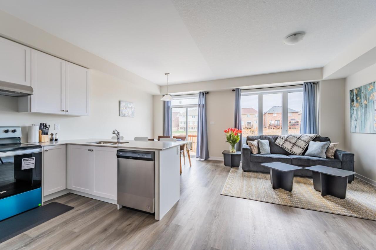 Luxury Townhouse Close To Fairview Casino In Niagara Falls Villa Bagian luar foto