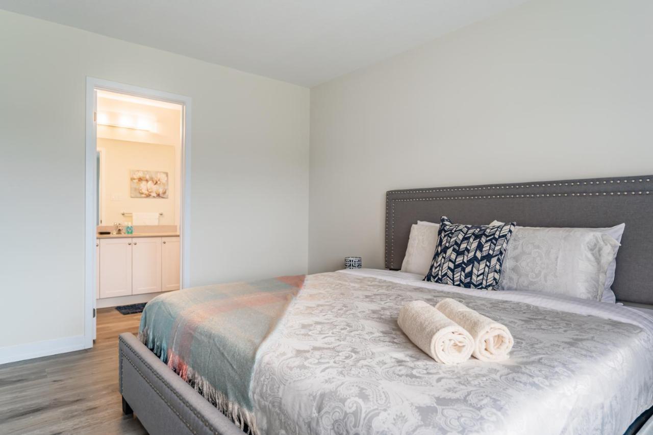 Luxury Townhouse Close To Fairview Casino In Niagara Falls Villa Bagian luar foto